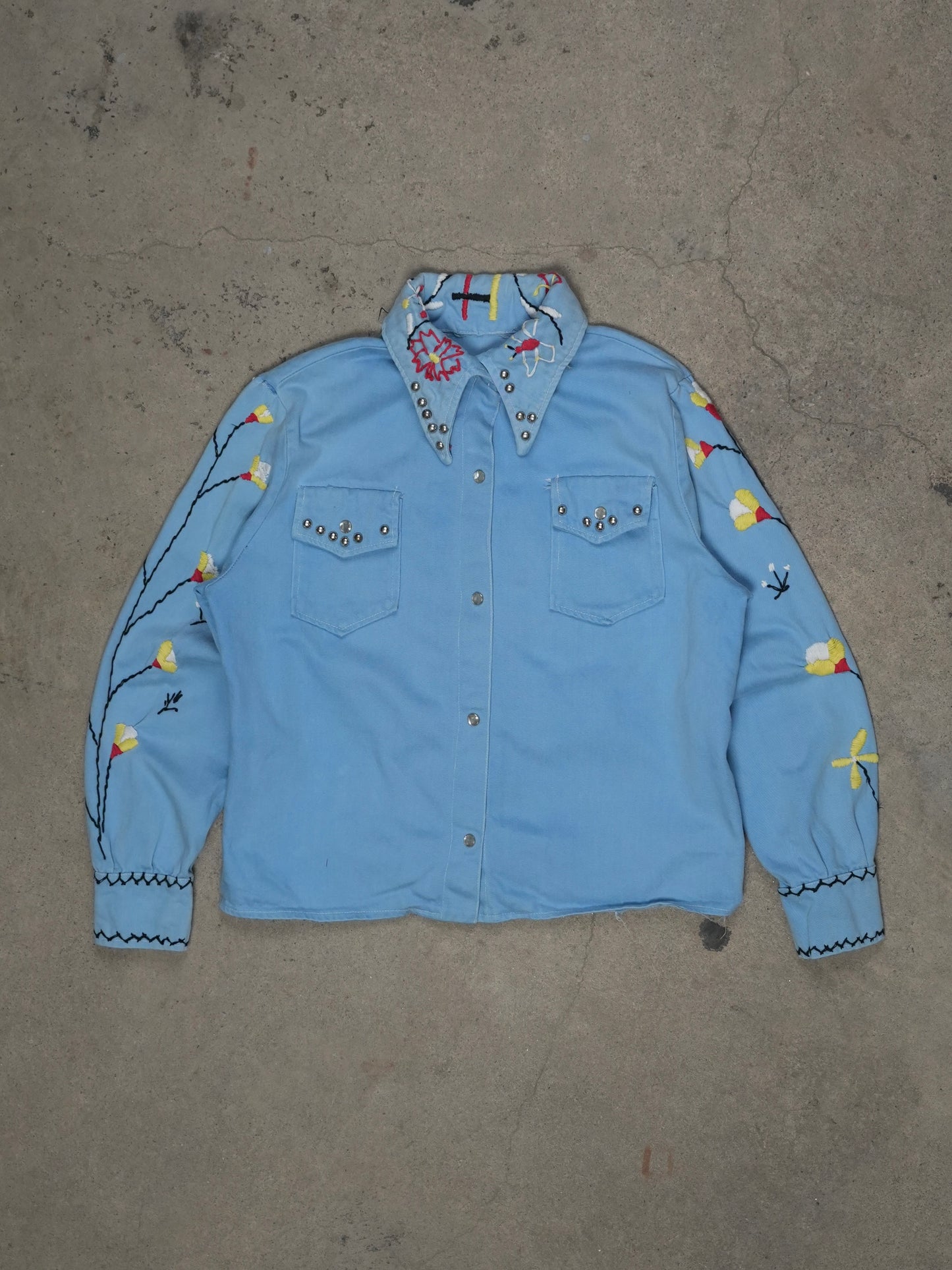 1950S - BEJEWELED & EMBROIDERED WESTERN PEARL SNAP SHIRT