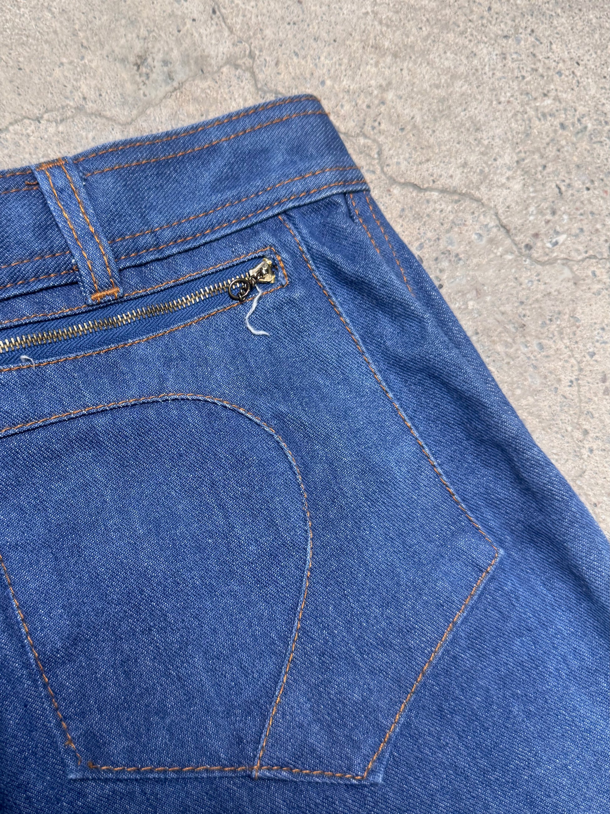 K-Mart Classic Straight-Leg Blue Jeans (M)