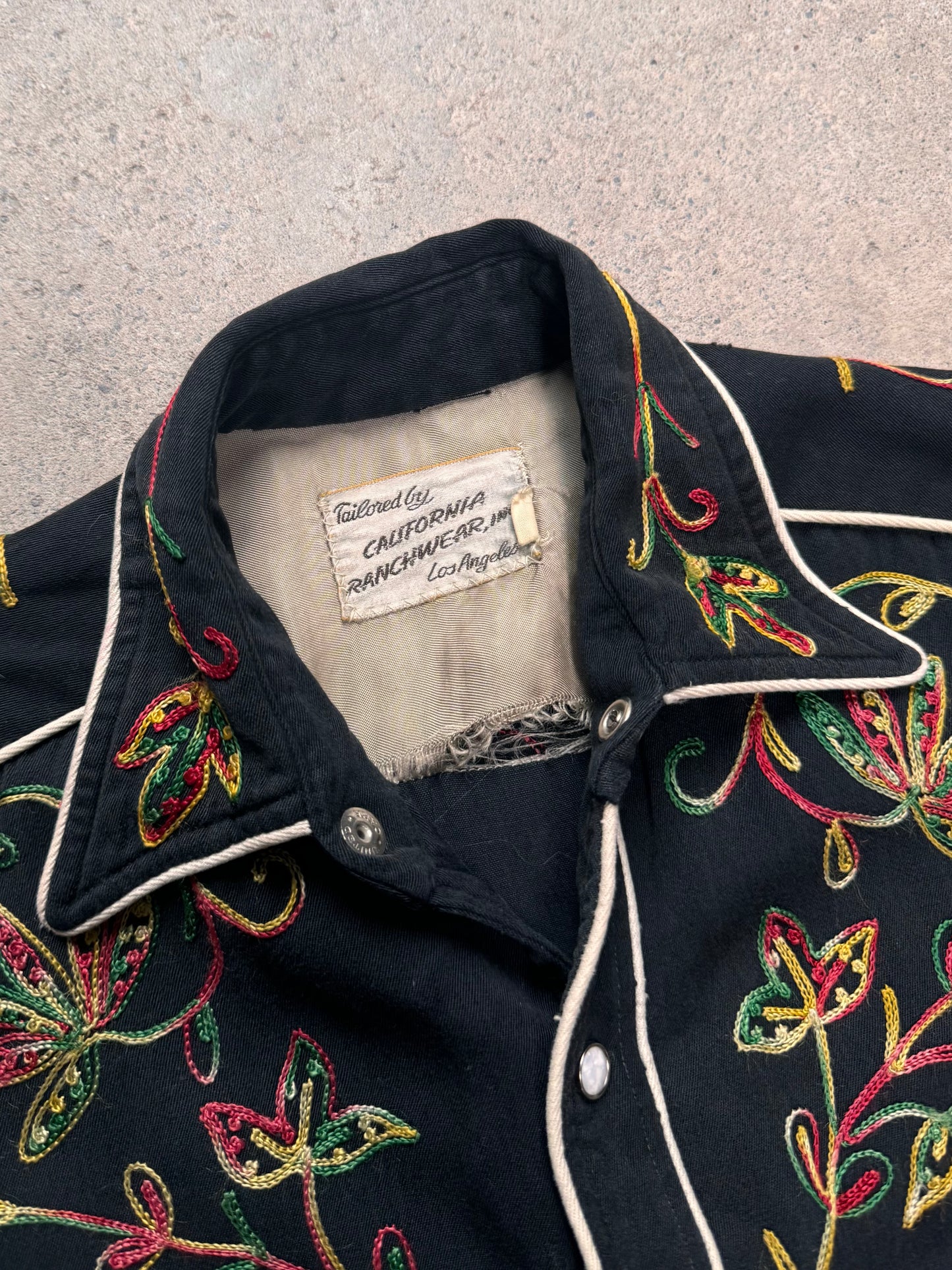 California ranchwear Embroidered Western Shirt (S)