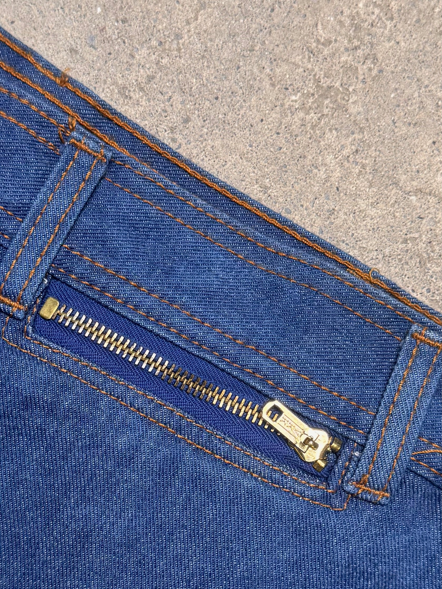 K-Mart Classic Straight-Leg Blue Jeans (M)