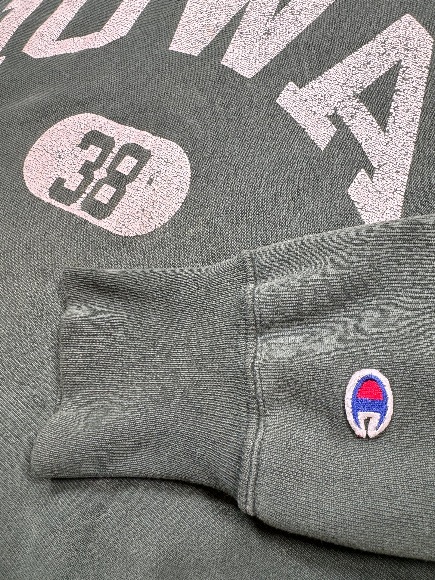 1980S/90S - "IOWA 38" CHAMPION REVERSE WEAVE SWEATSHIRT