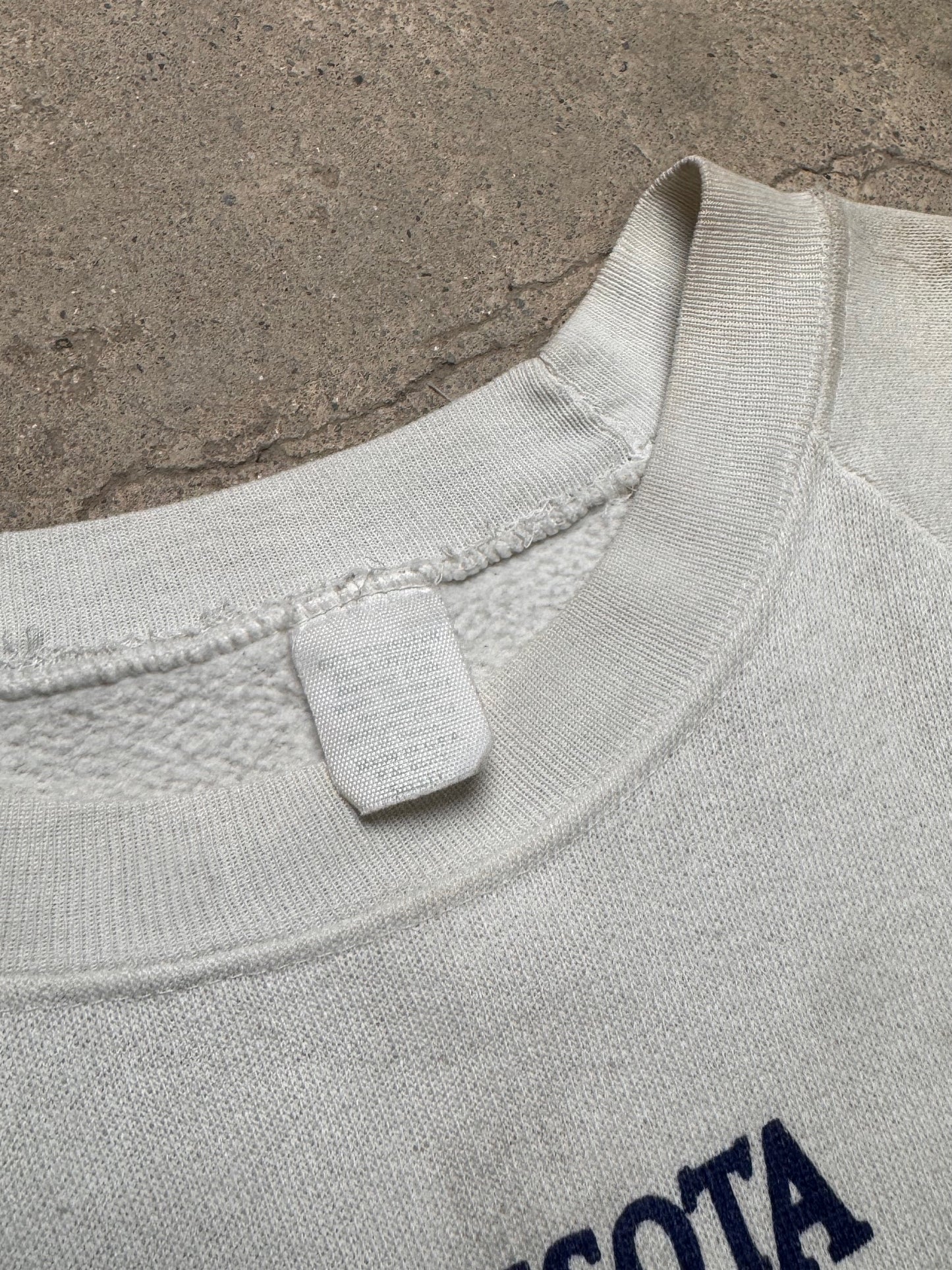 1987 - "MINNESOTA TWINS WORLD SERIES CHAMPS" RAGLAN SLEEVE CREWNECK SWEATSHIRT