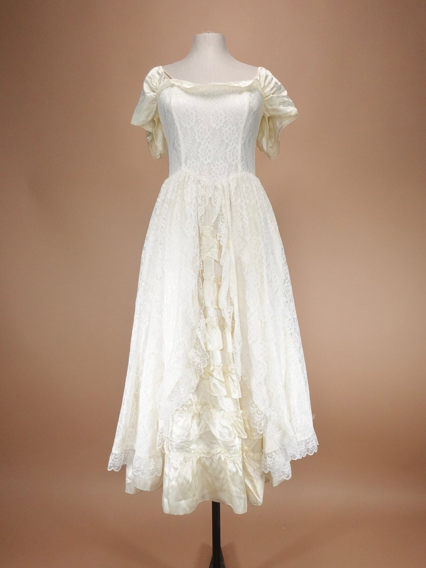 Vintage 1970s | Gunne Sax "Romantic Renaissance" Wedding Dress