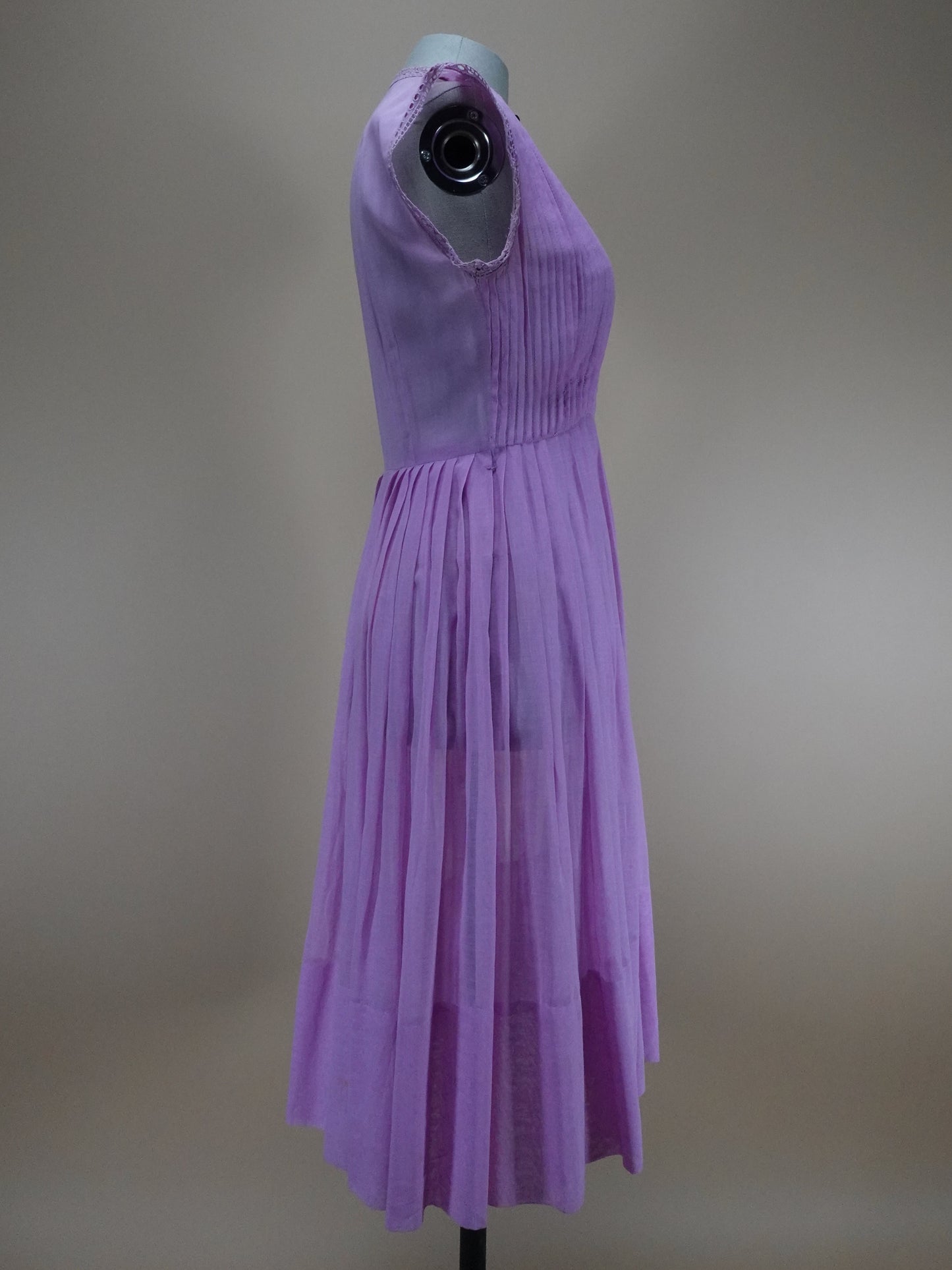 1940s/50s - Lavender Frocked Sleeveless Midi Dress