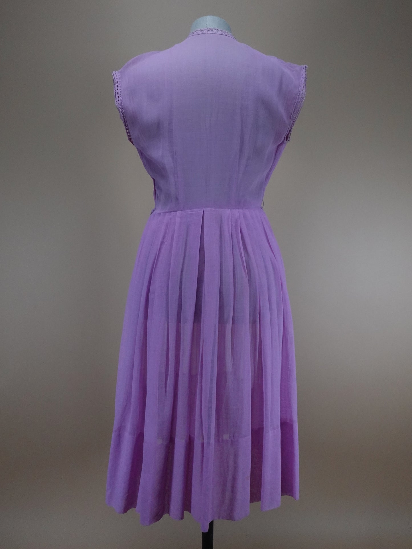 1940s/50s - Lavender Frocked Sleeveless Midi Dress