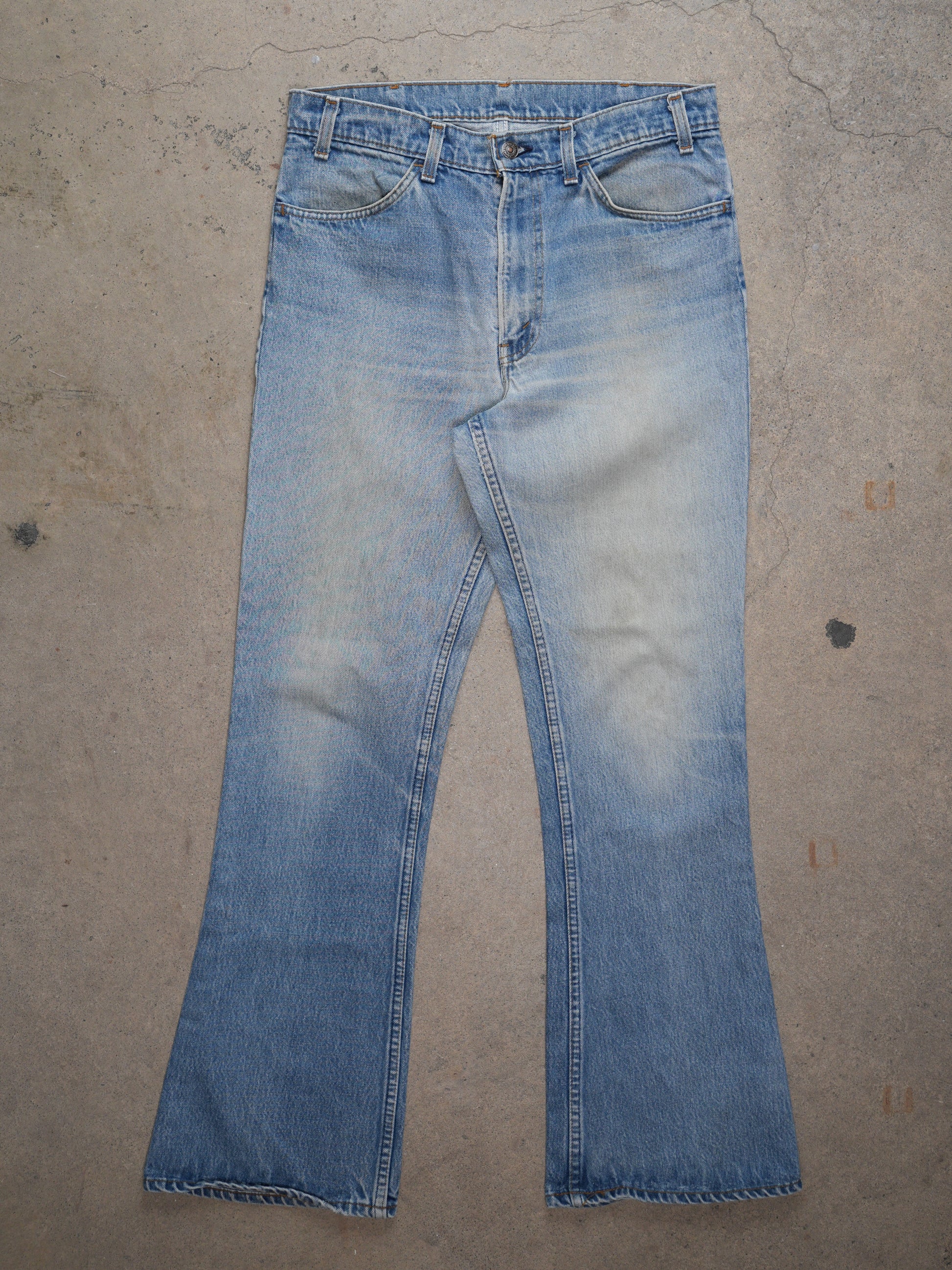 Levi's Light Wash Flared Jeans (M)