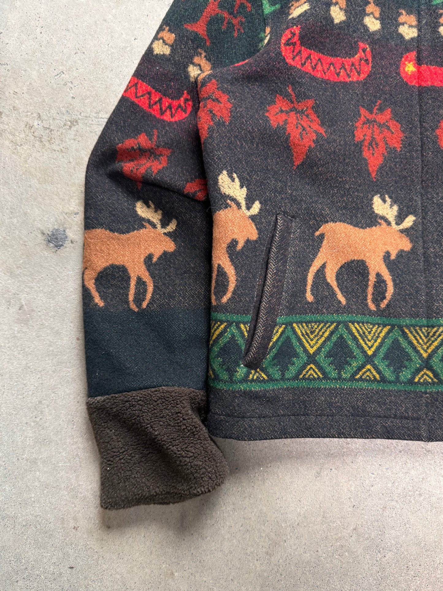 Pendleton Moose Pattern Sherpa Lined Jacket (L)
