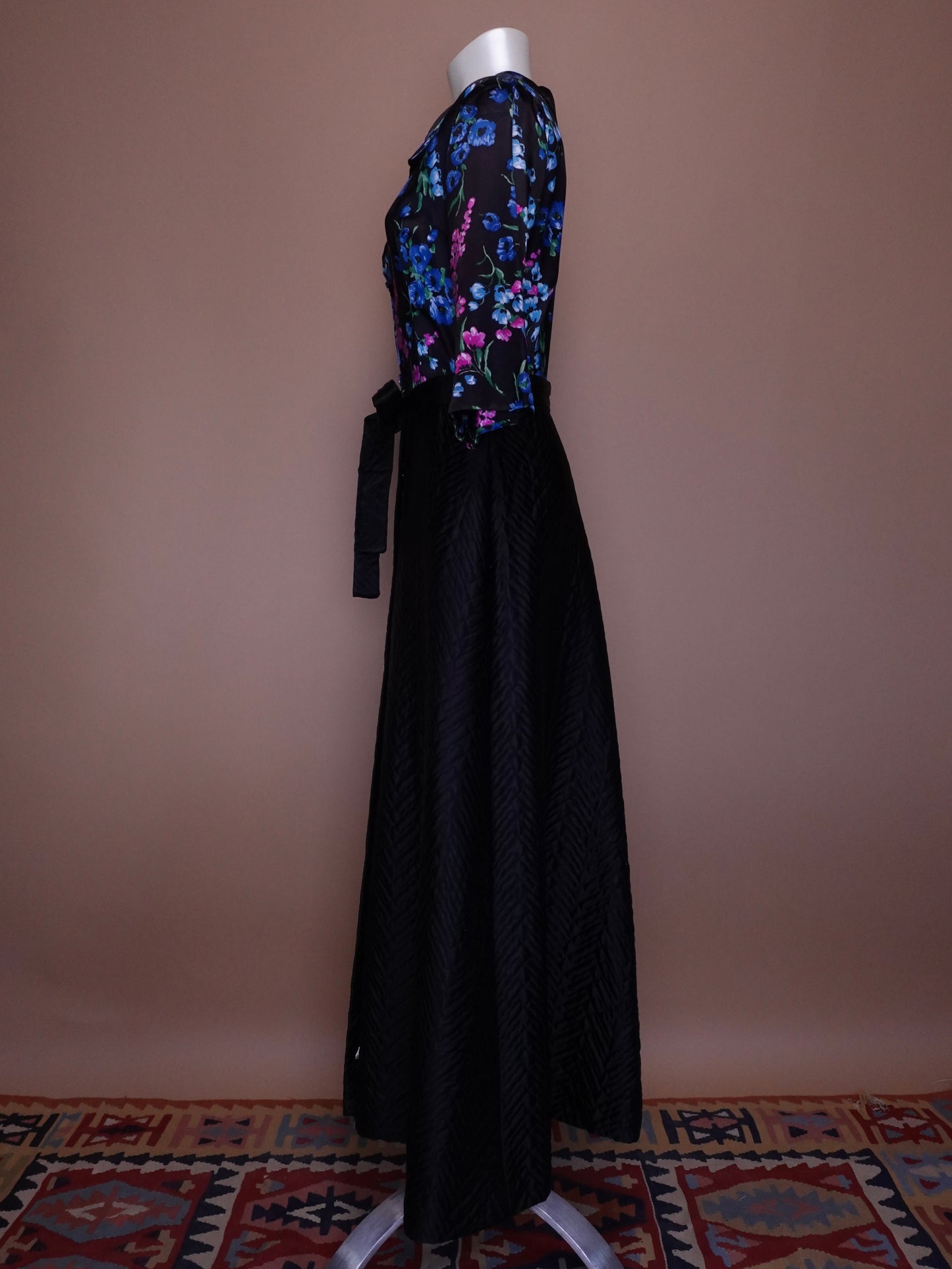 1970s/80s - Vanity Fair Floral Silk & Velvet Dressing Gown