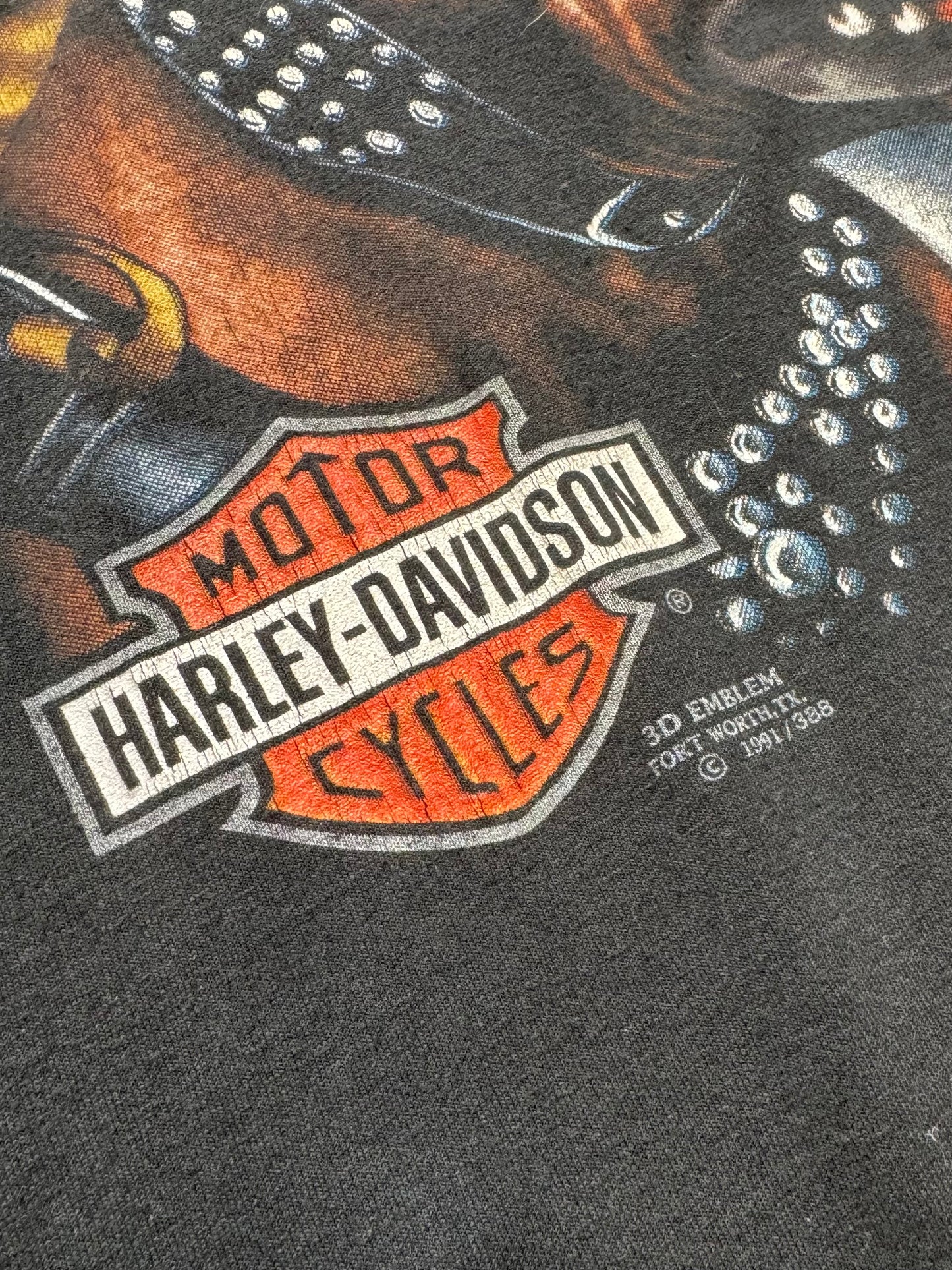 1990s - HD 3D Emblem "Survival of the fittest" T-Shirt