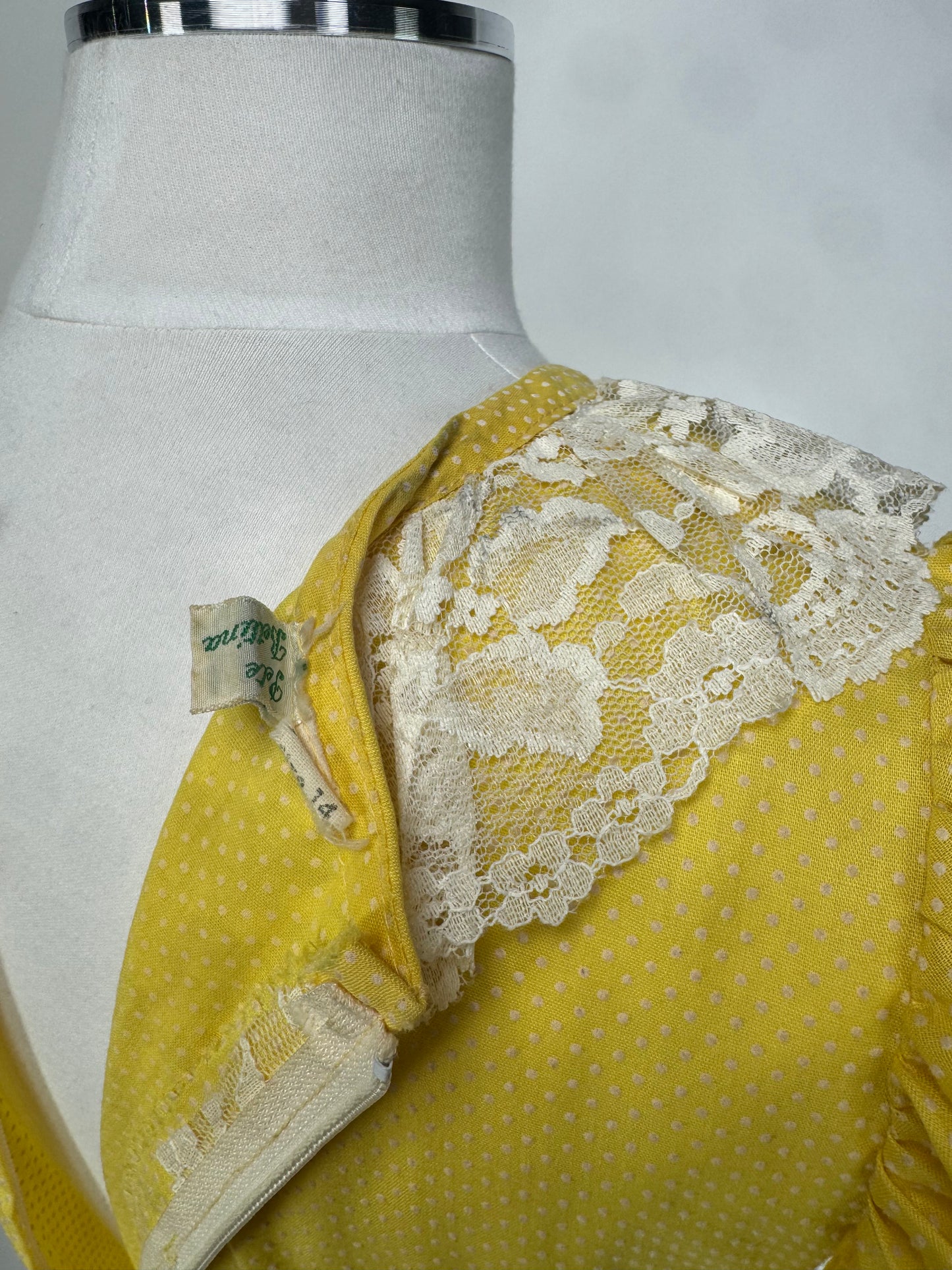 1950S - PETE BETTINA YELLOW SWISS DOT SQUARE DANCING DRESS