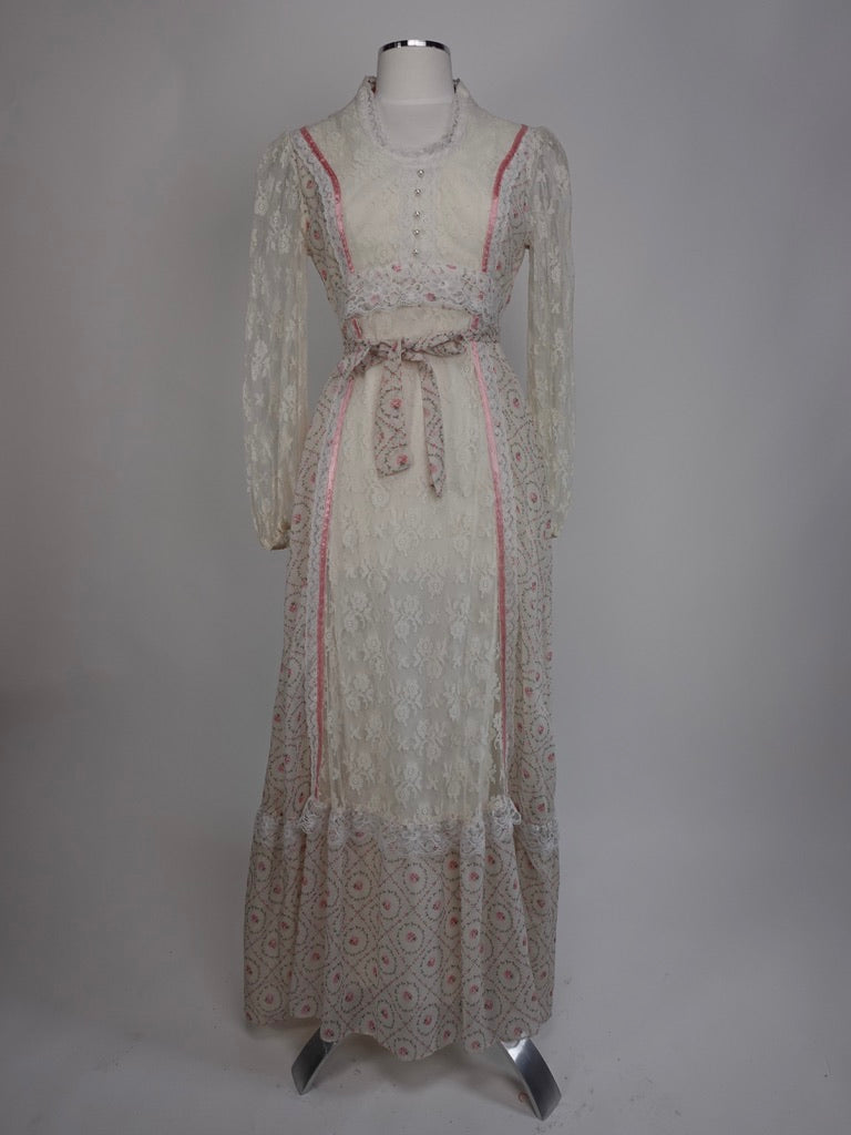 1970S - PRARIE GIRL LACE GUNNE SAX STYLE DRESS