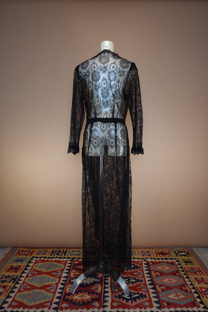1930s - BLACK LACE LONG SLEEVE DRESS