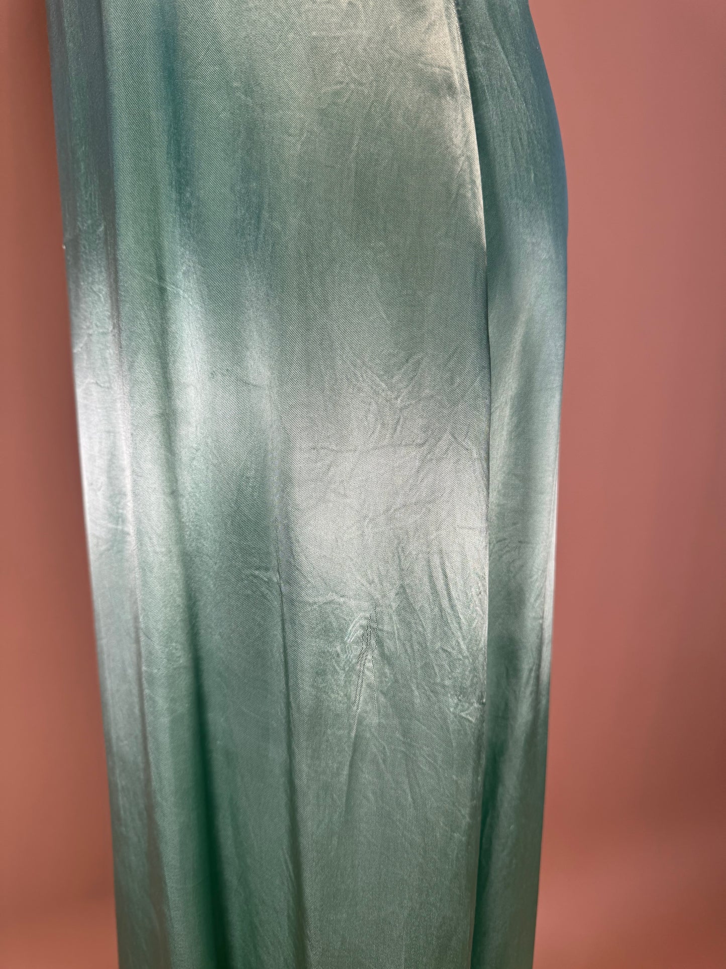 1940S - EMERALD GREEN SILK SATIN SLIP