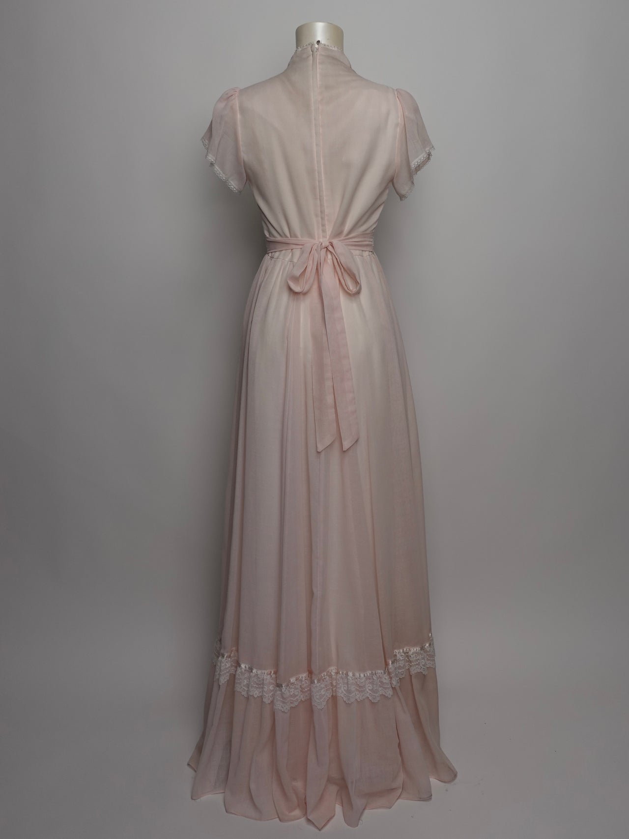 1970S - GUNNE SAX BLACK LABEL PINK DRESS WITH LACE EMBROIDERY