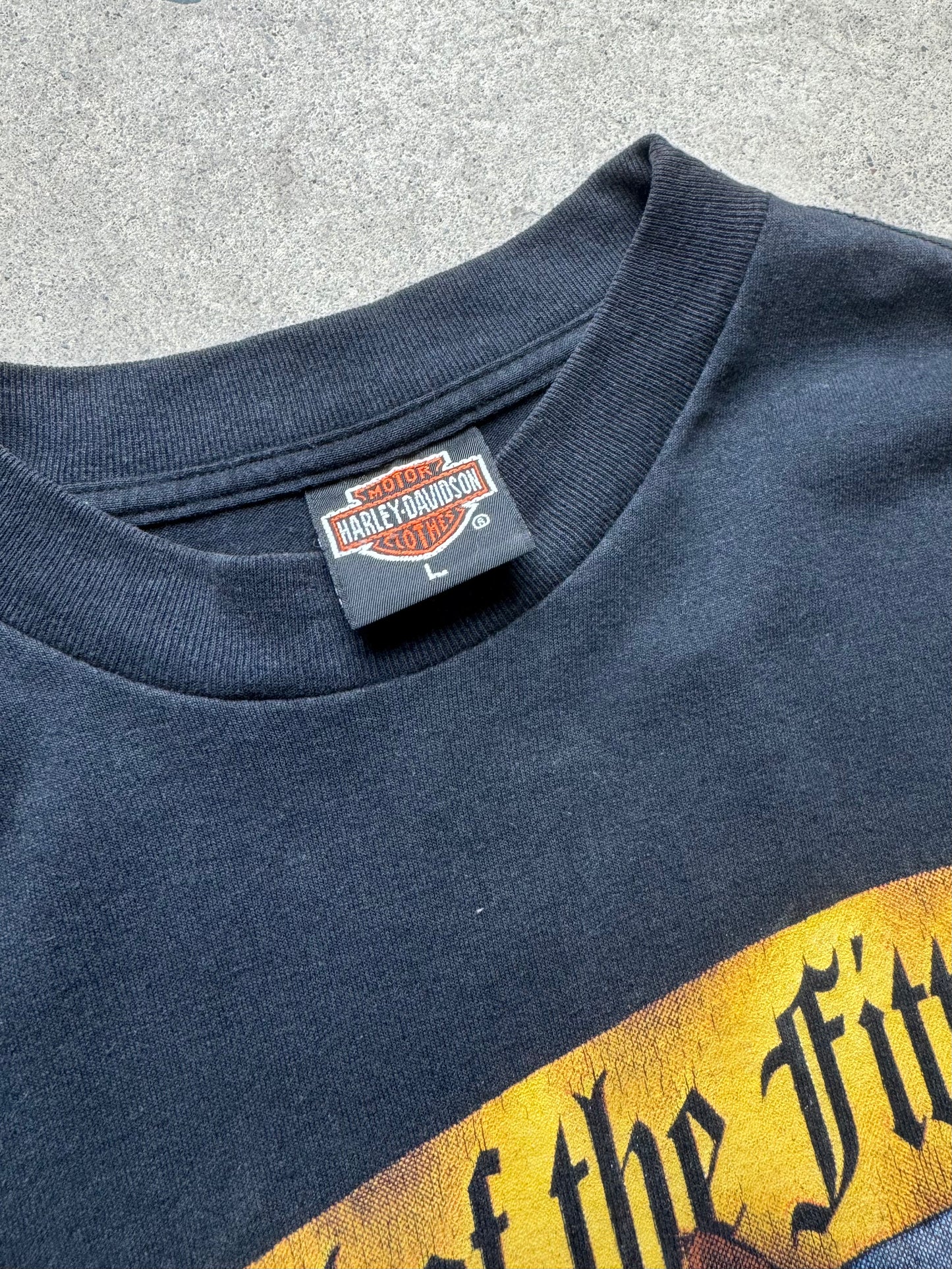 1990s - HD 3D Emblem "Survival of the fittest" T-Shirt