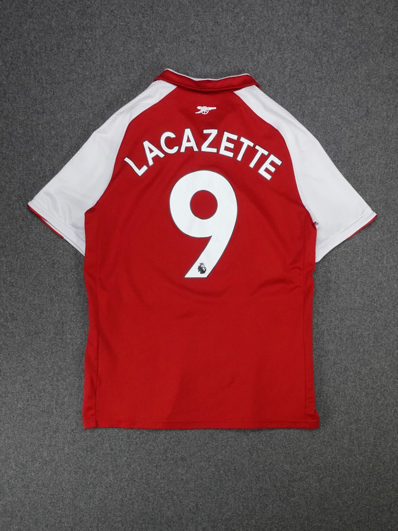 Vintage 2000s - Puma Arsenal Fly Emirates Soccer Jersey/T-Shirt