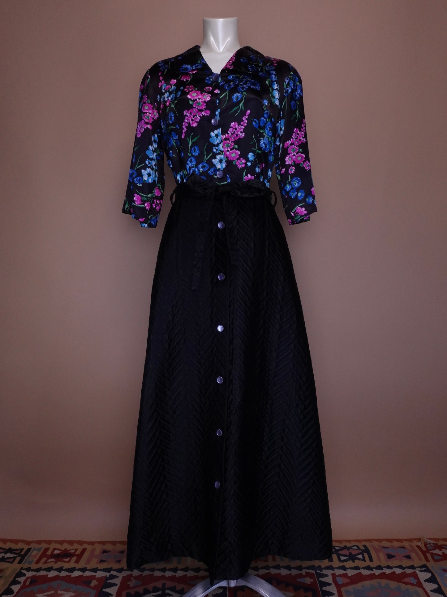 1970s/80s - Vanity Fair Floral Silk & Velvet Dressing Gown