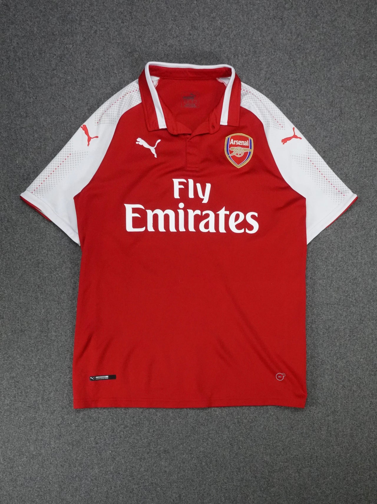 Vintage 2000s - Puma Arsenal Fly Emirates Soccer Jersey/T-Shirt