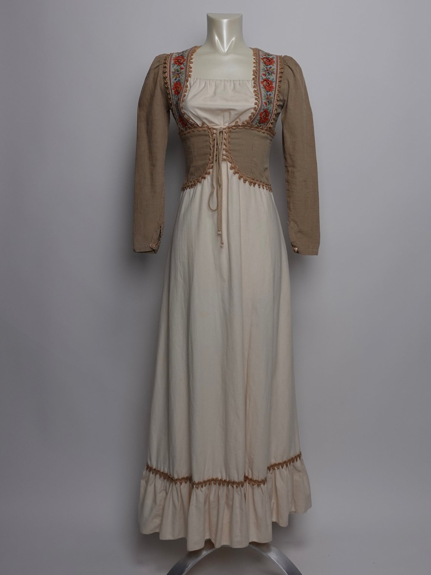 1970S - GUNNE SAX BLACK LABEL CORDUROY EMBROIDERED DRESS