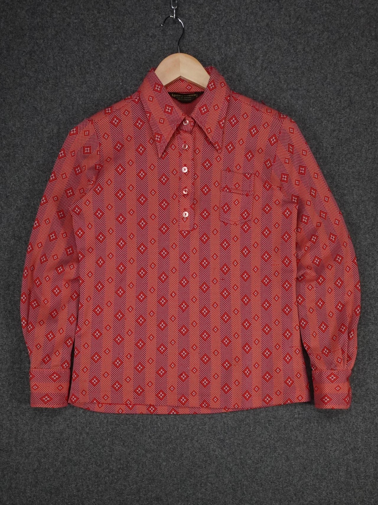 1970s - Knitted Polyester Dagger Collar Tunic Shirt