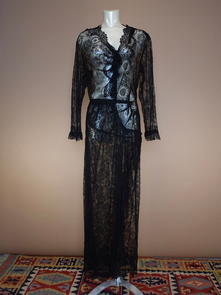 1930s - BLACK LACE LONG SLEEVE DRESS