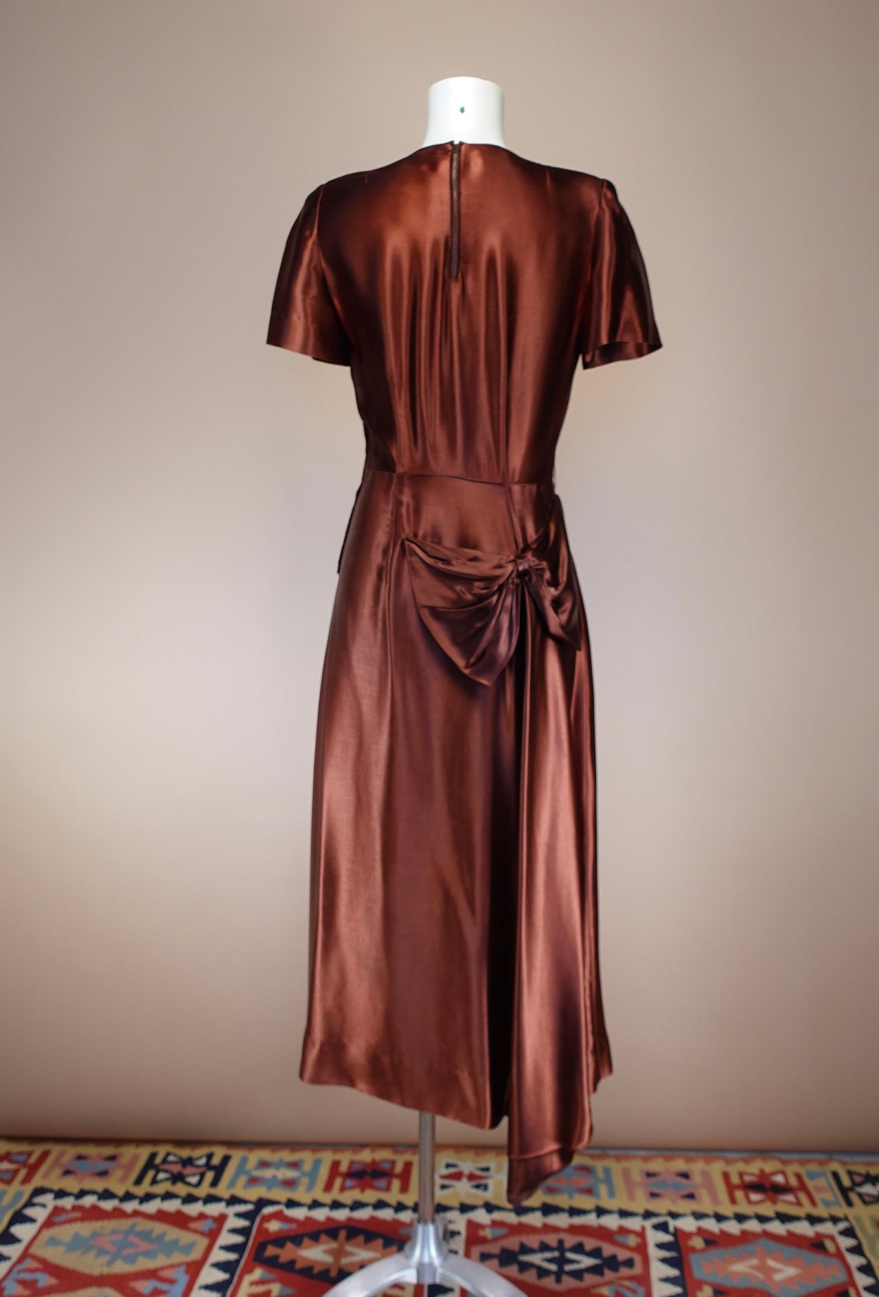 1940S - SILKY COPPER LIQUID SATIN FLUTTER SLEEVE WRAP GOWN