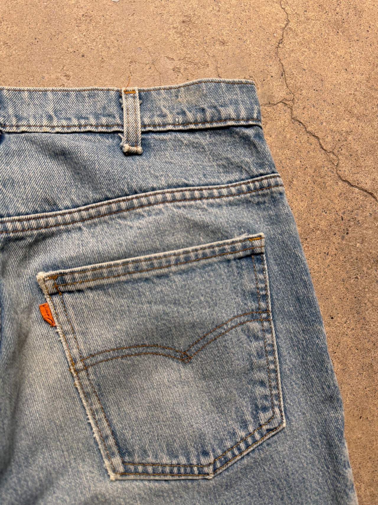 Levi's Light Wash Flared Jeans (M)