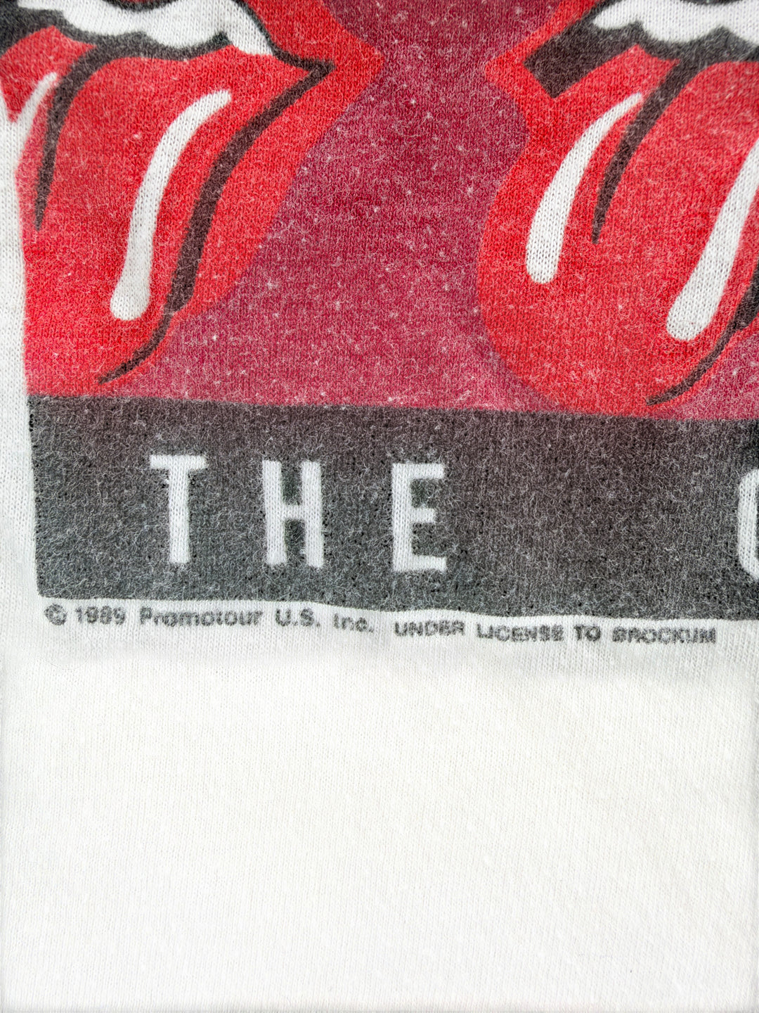 Exile Vintage 1989 Rolling Stones Steel Wheels tour t-shirt graphic detail with iconic red tongue logo