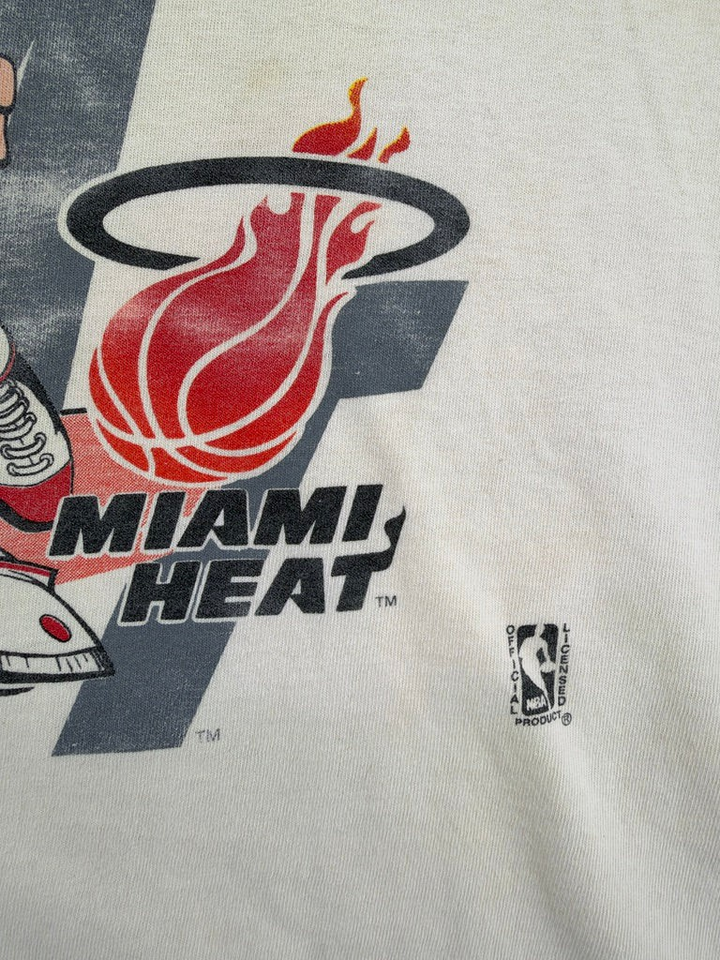 Exile Vintage 1990s Miami Heat graphic t-shirt with official NBA logo print on white cotton fabric