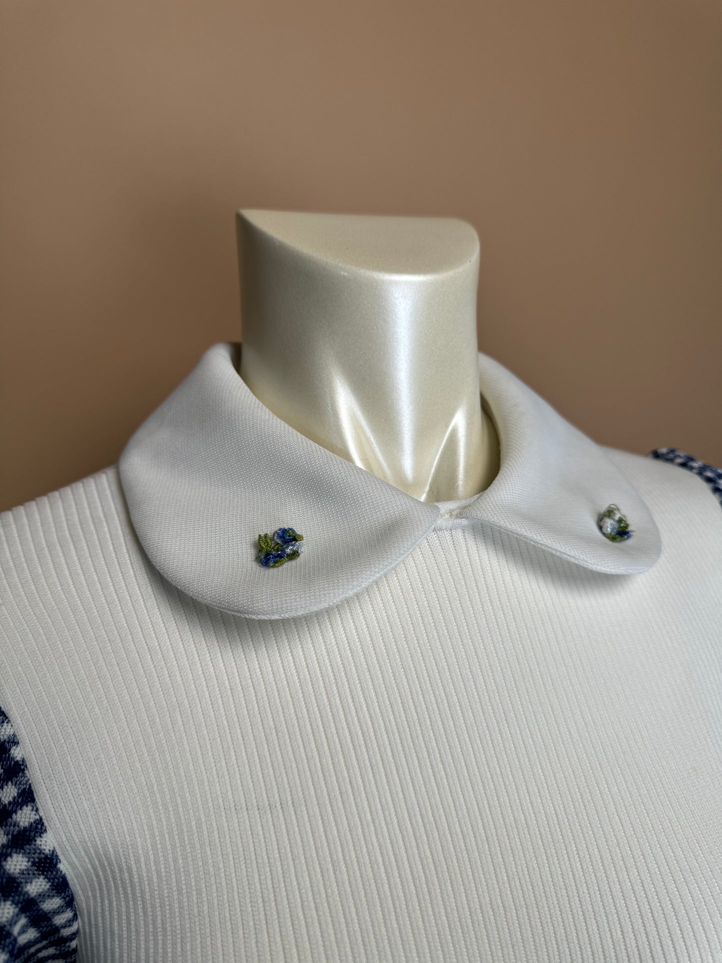 1970s - Gingham Pattern Hand Embroidered Collar Detailing Dress