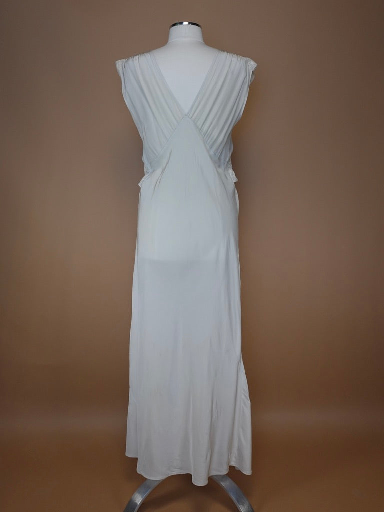 1930S - MINT SILK SATIN NIGHTGOWN WITH UNIQUE FINISHED SCALLOPED HEM