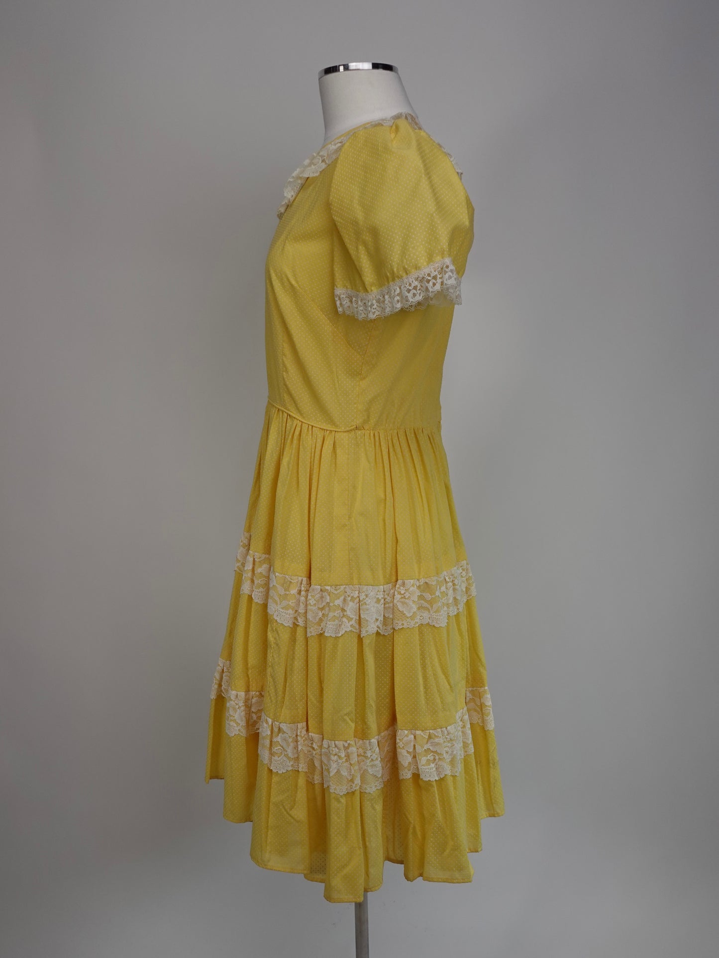 1950S - PETE BETTINA YELLOW SWISS DOT SQUARE DANCING DRESS