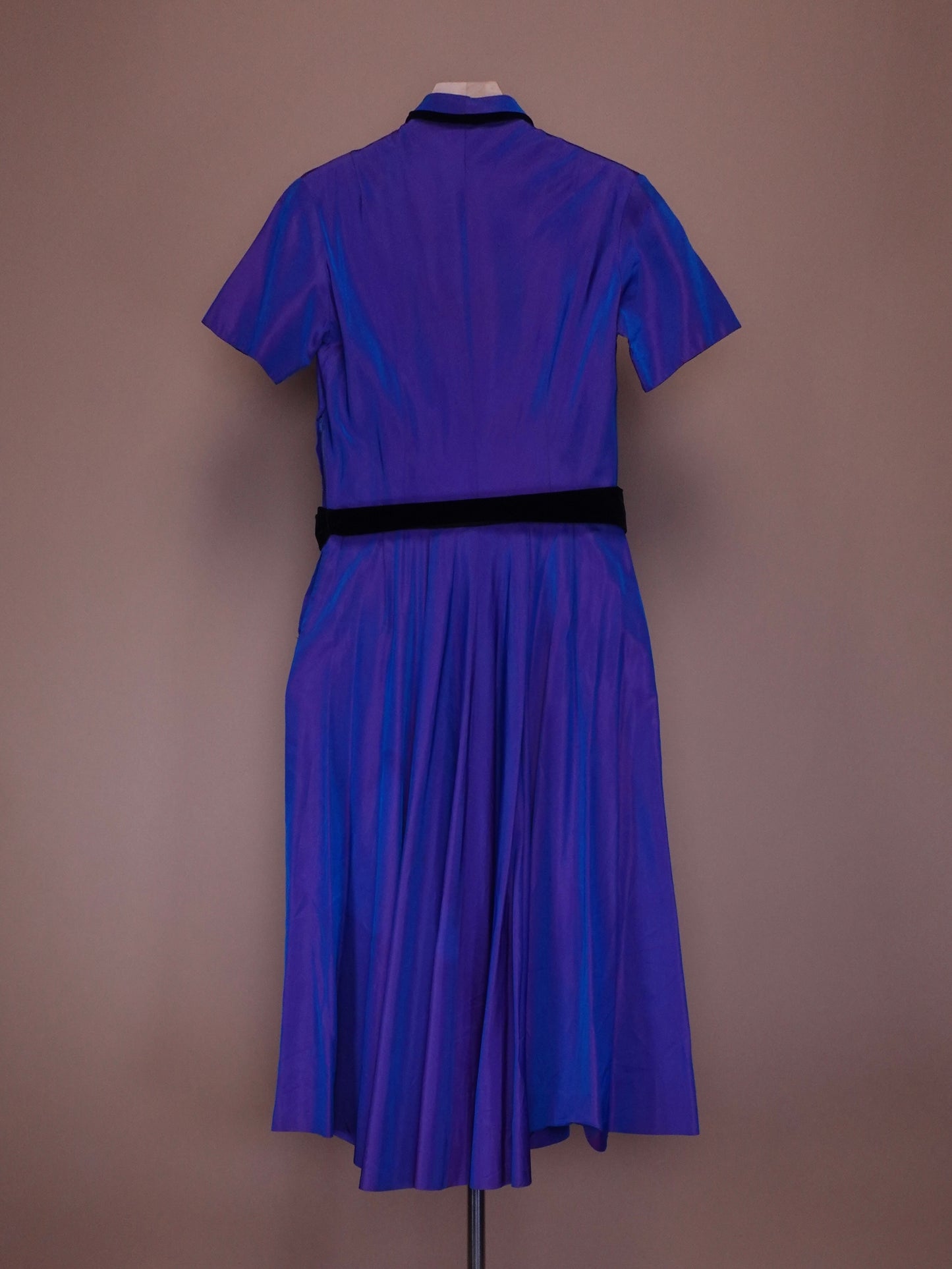 1960s - Iridescent Silk Knee Length Dress