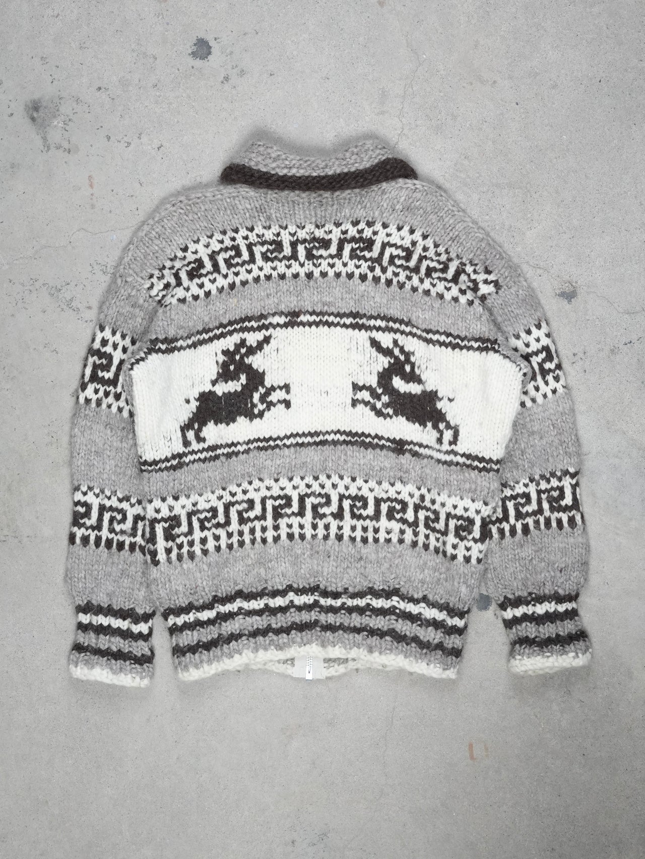 1990S - COWICHAN INDAIN VANCOUVER ISLAND HAND KNIT SWEATER
