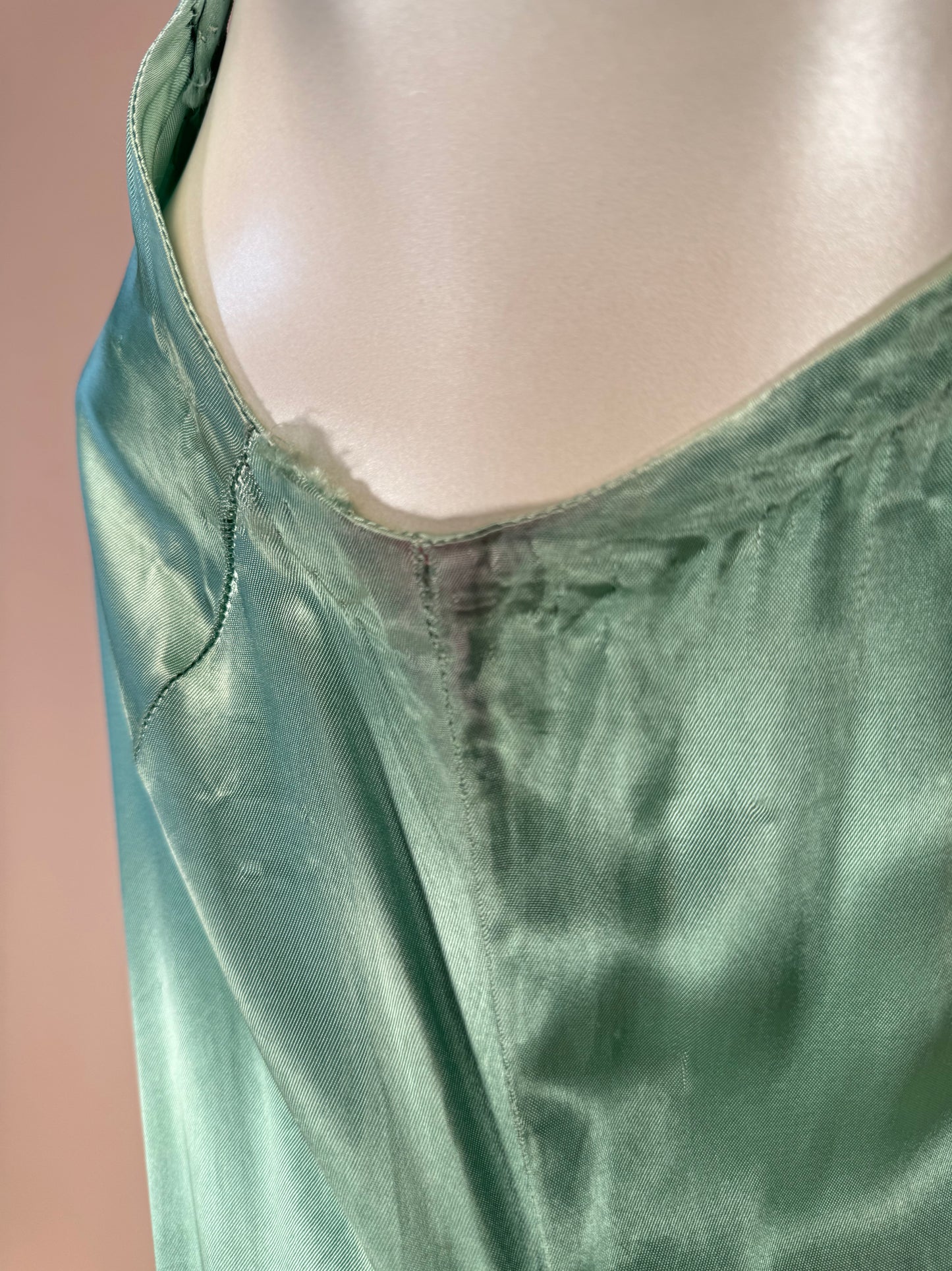 1940S - EMERALD GREEN SILK SATIN SLIP