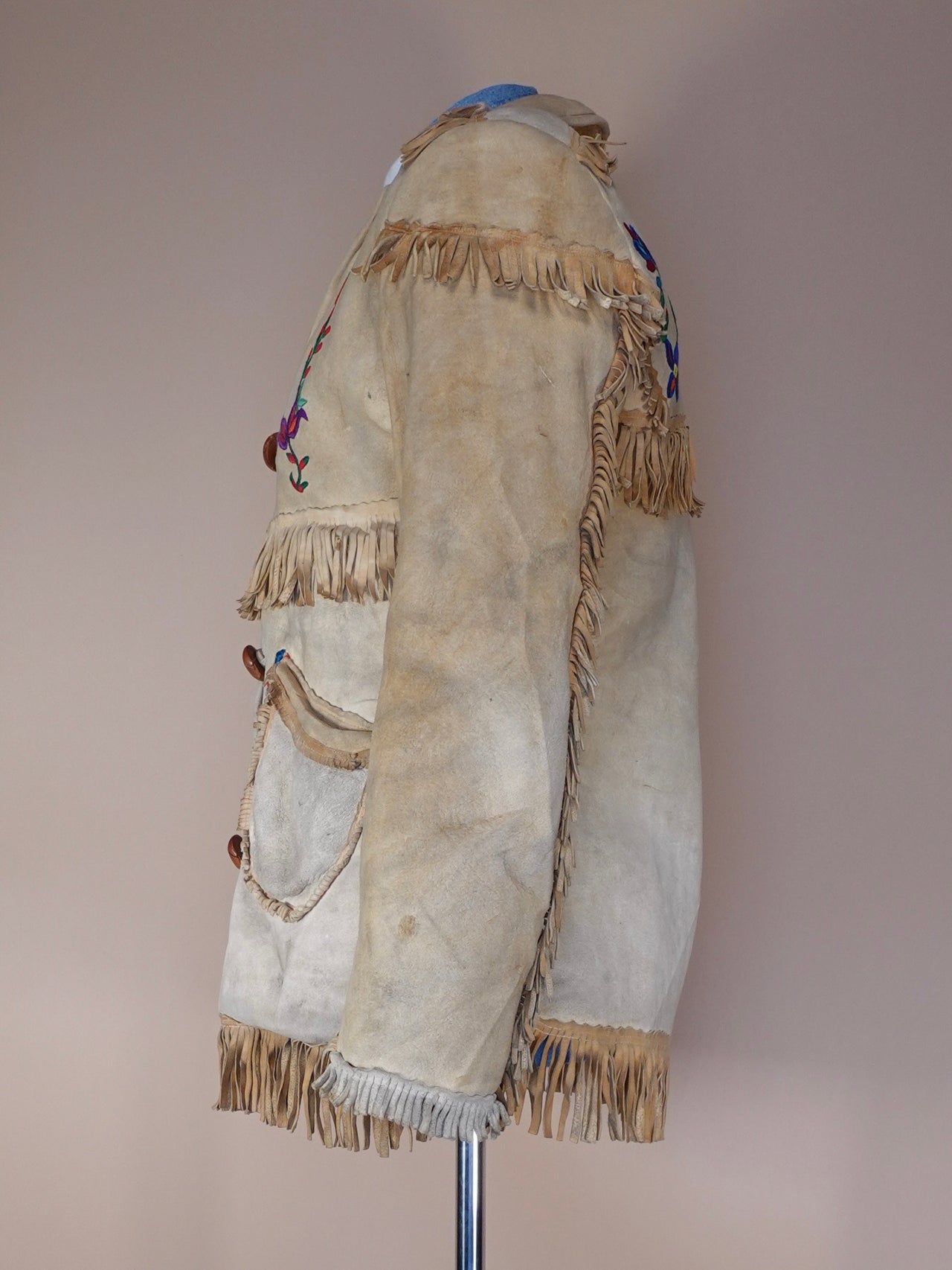 Vintage 1940s - Cree First Nations Hand Made Hand Embroidered Buckskin Fringe Jacket