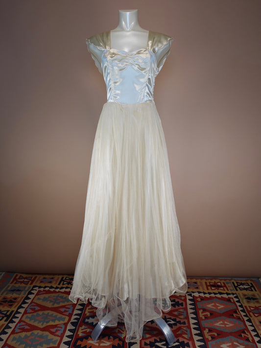 1940S - 2 PIECE IVORY LIQUID SATIN SILK CRINKLE WEDDING GOWN