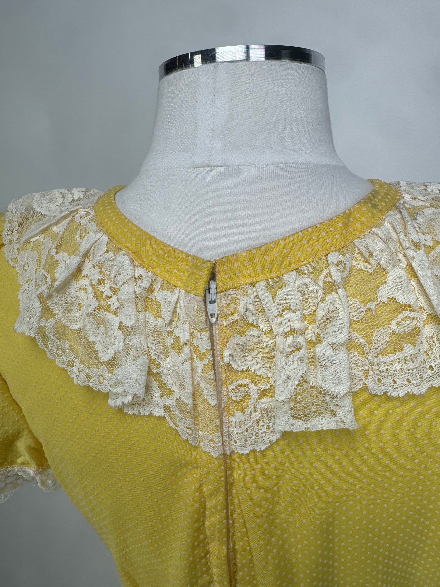 1950S - PETE BETTINA YELLOW SWISS DOT SQUARE DANCING DRESS