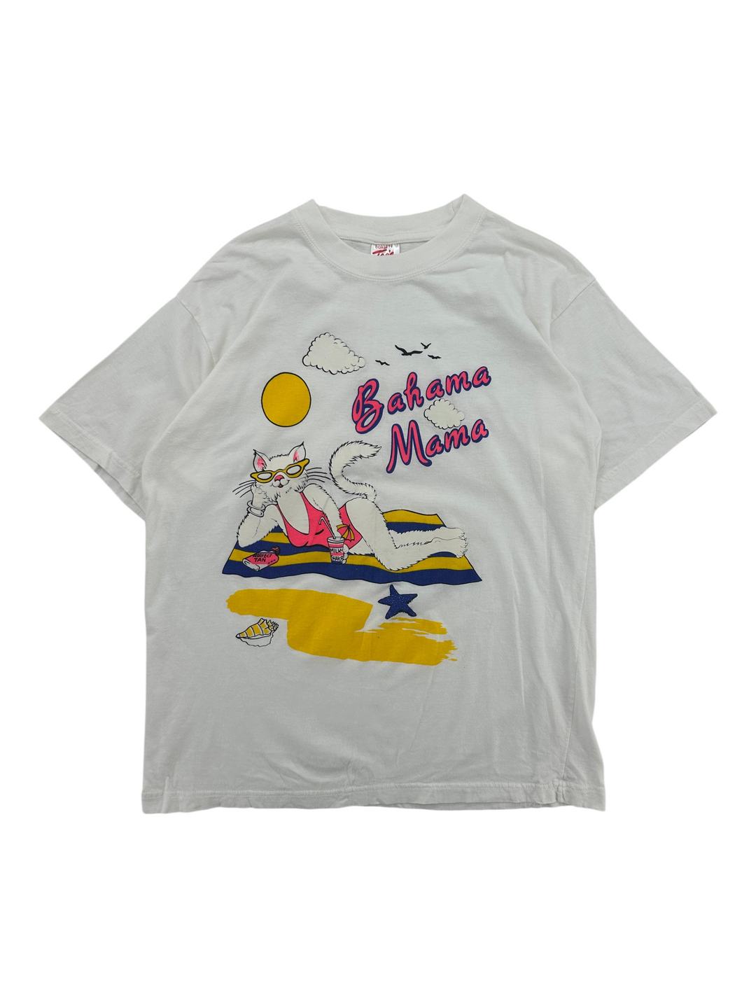 Exile Vintage white 1990s graphic t-shirt featuring a cartoon cat in a bikini on a beach with Bahama Mama text