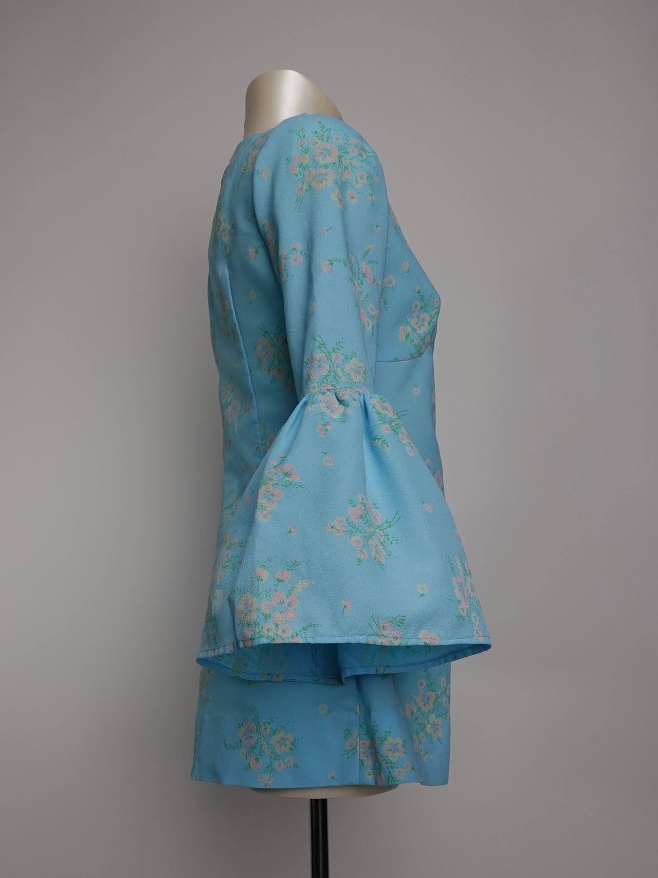 1970S - BISHOP/BEN SLEEVE FLORAL BLOUSE