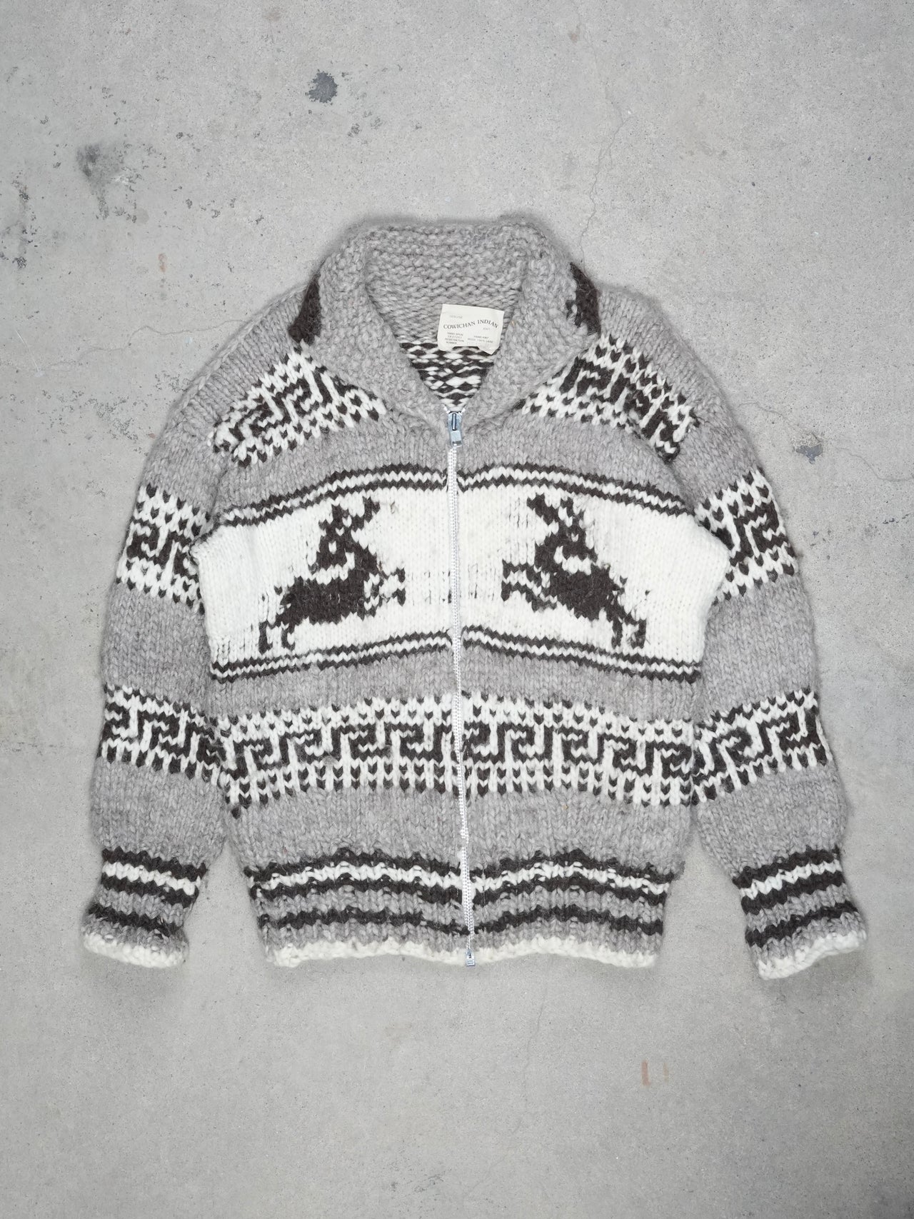 1990S - COWICHAN INDAIN VANCOUVER ISLAND HAND KNIT SWEATER