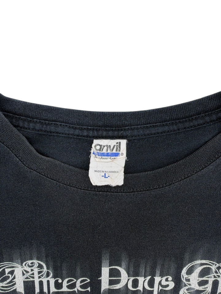 Exile Vintage black Three Days Grace tour t-shirt featuring an Anvil size L tag