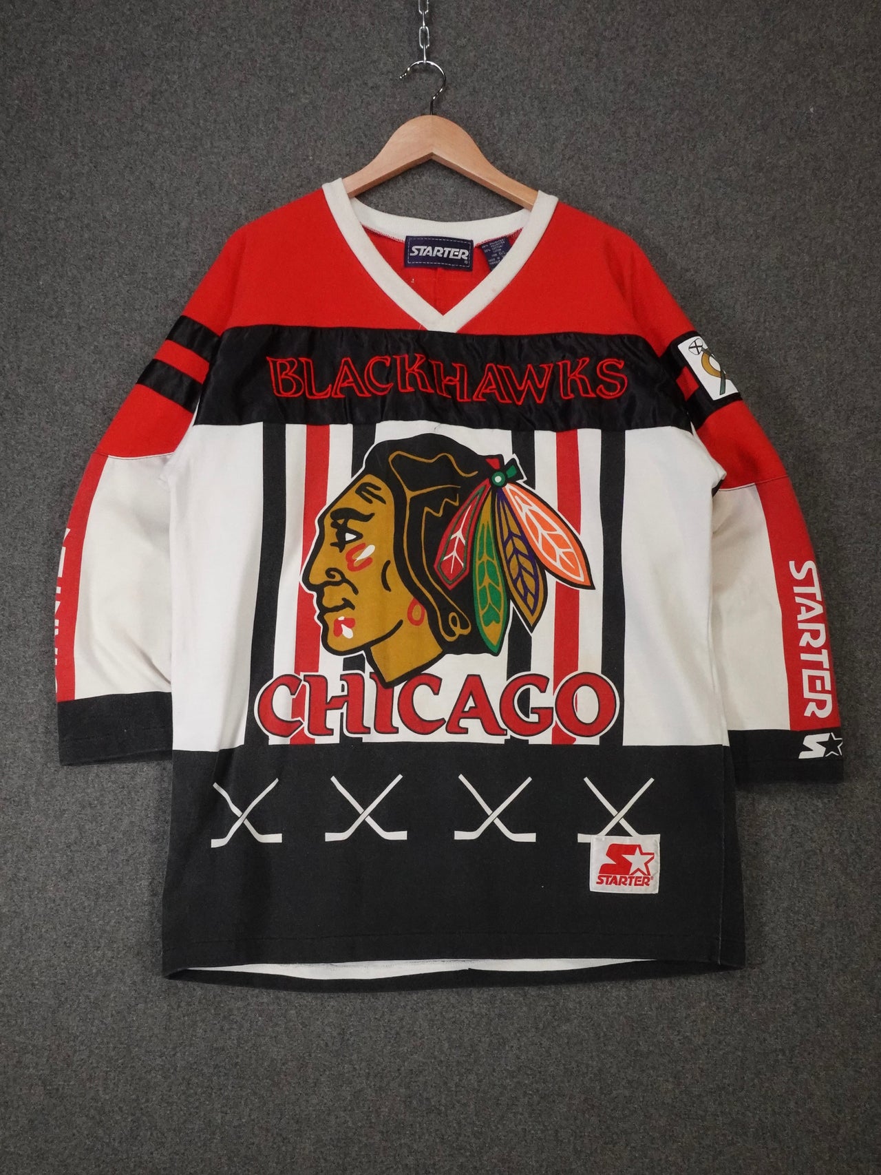 1990s - Starter NHL Black Hawkes Sweatshirt Jersey