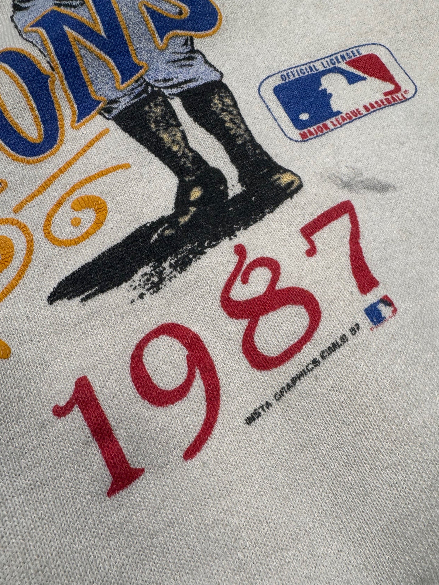 1987 - "MINNESOTA TWINS WORLD SERIES CHAMPS" RAGLAN SLEEVE CREWNECK SWEATSHIRT