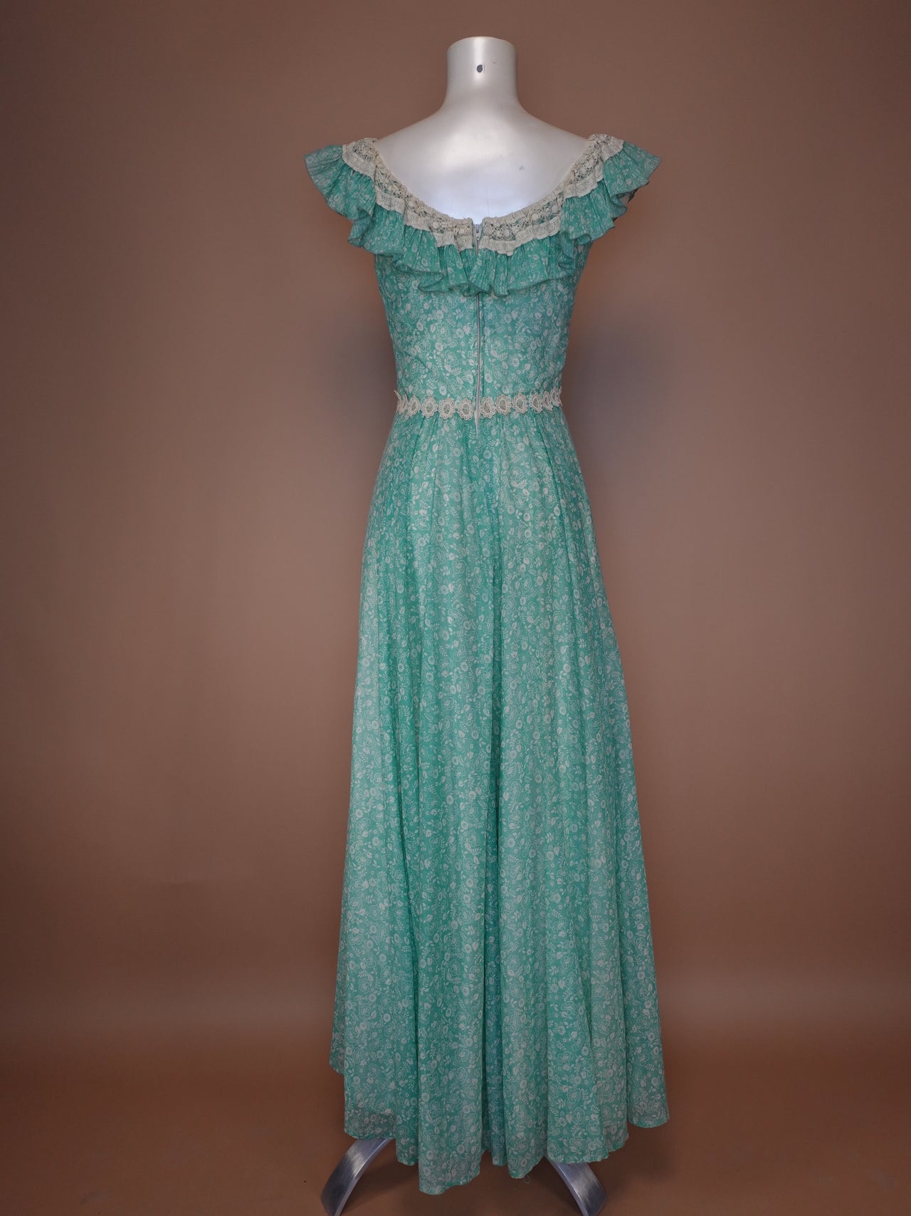 1960S - Priscila Floral Dress With Lace Trim