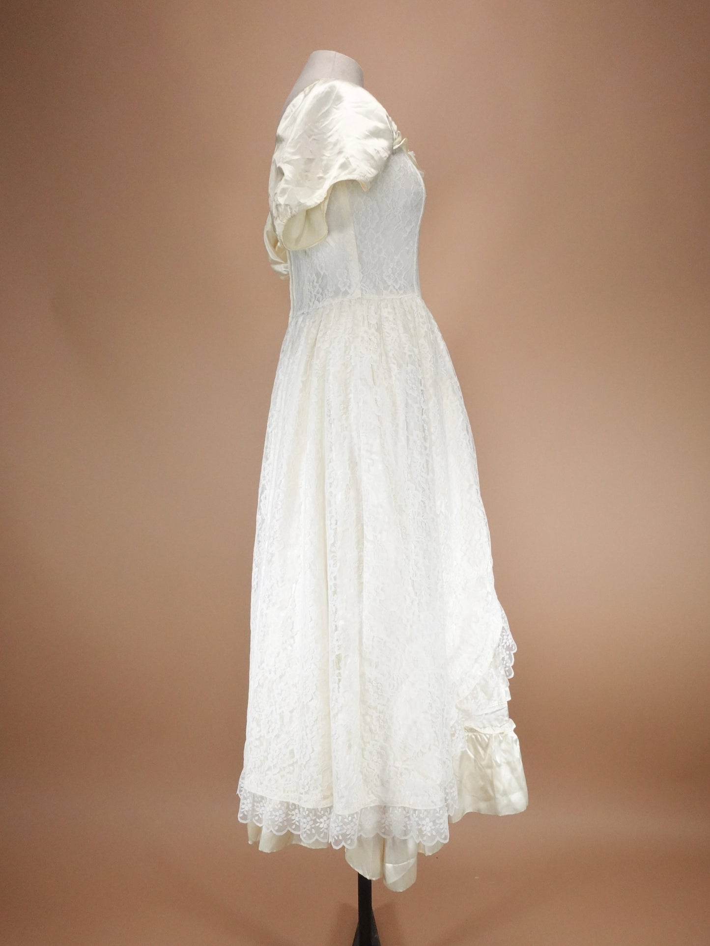 Vintage 1970s | Gunne Sax "Romantic Renaissance" Wedding Dress