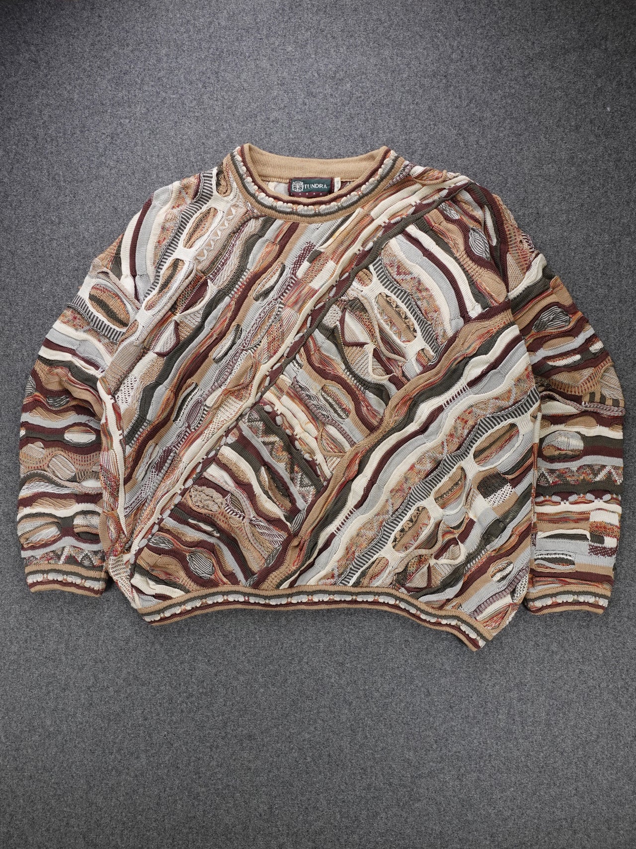 90s/2000s - Tundra Coogie Style Heavy Knit Sweater