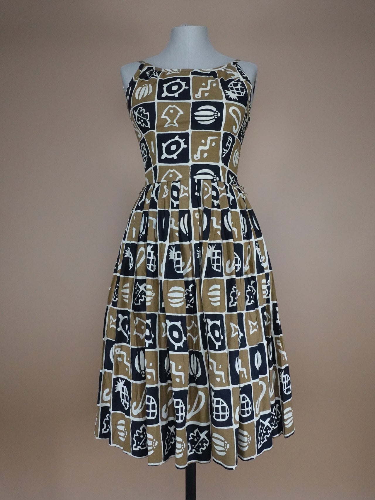 1960s Aloha Hawaiian Pattern Tiki Sun Dress