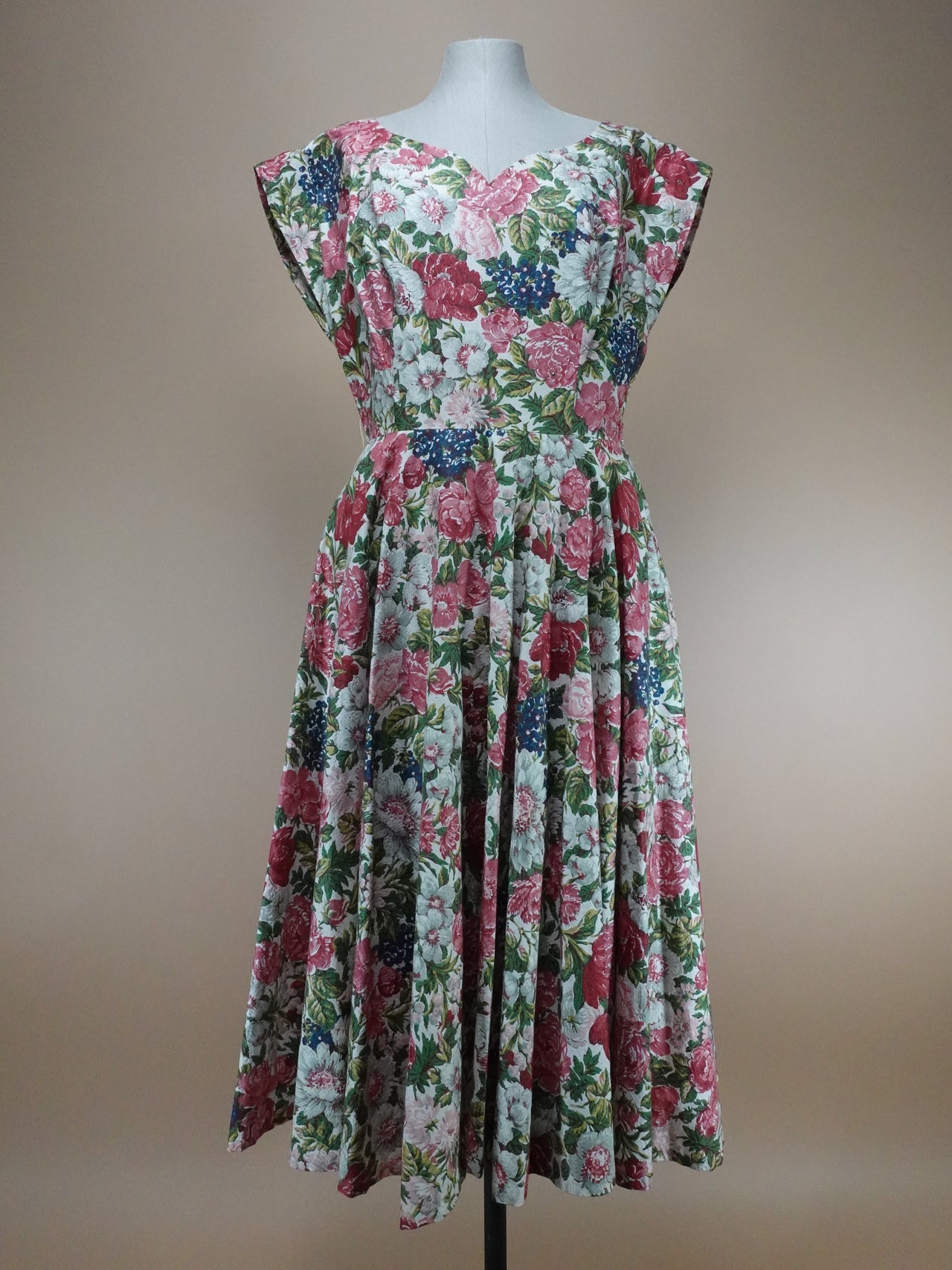 Vintage 1940s - Floral Pattern Rhinestone Studded Dress