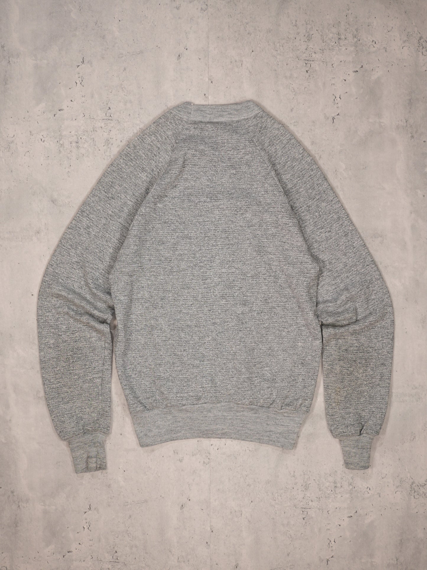 1960S - QUEENS UNIVERSITY RAGLAN SLEEVE CREWNECK SWEATSHIRT